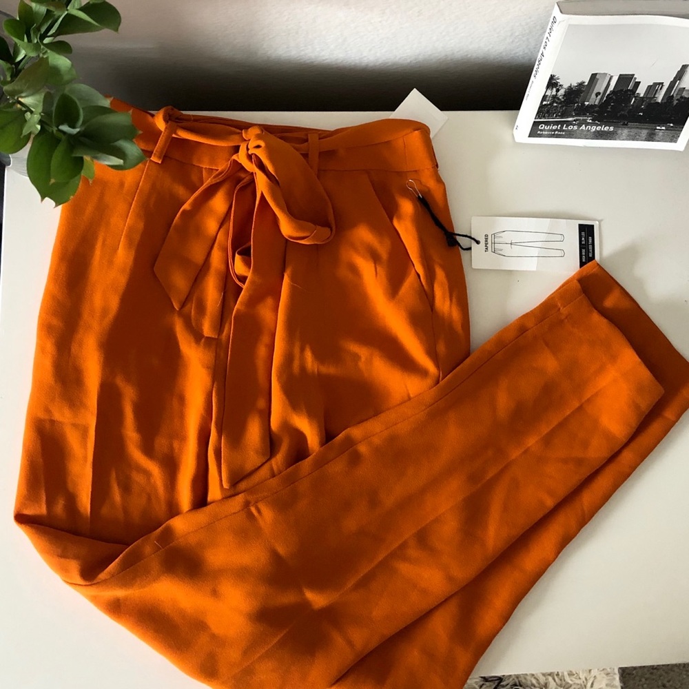 High waisted Tapered pants